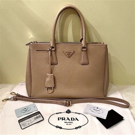 prada cammeo saffiano lux double zip tote bag|Prada saffiano lux.